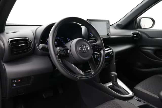 Toyota Yaris Cross (2022) thumbnail 2
