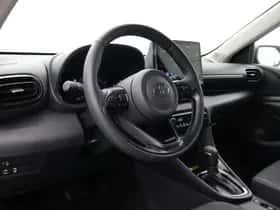 Toyota Yaris (2025) thumbnail 2