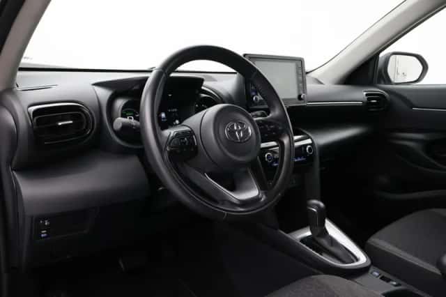 Toyota Yaris Cross (2023) thumbnail 2