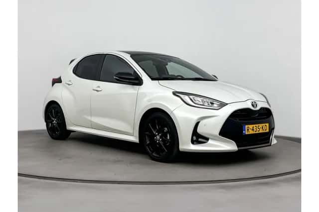Toyota Yaris (2022) thumbnail 1