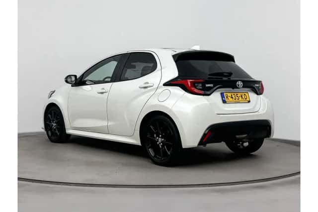 Toyota Yaris (2022) thumbnail 4