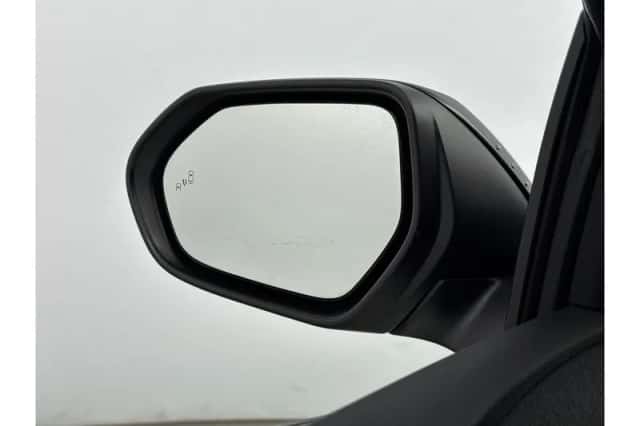 Toyota Yaris (2022) thumbnail 5