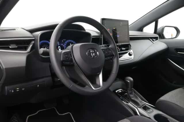 Toyota Corolla (2025) thumbnail 2