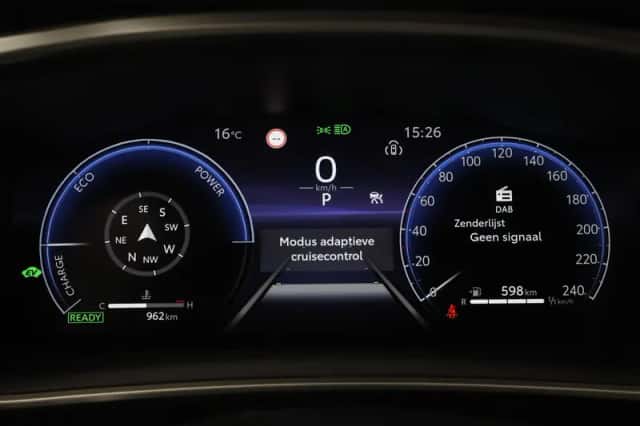 Toyota Corolla (2025) thumbnail 3
