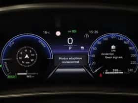Toyota Corolla (2025) thumbnail 3