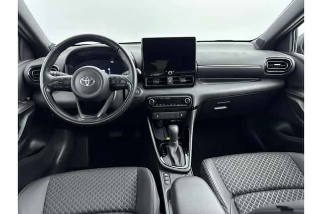 Toyota Yaris (2024) thumbnail 2