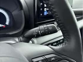 Toyota Yaris (2024) thumbnail 18