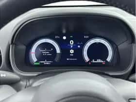 Toyota Yaris (2024) thumbnail 3