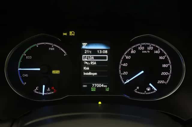 Toyota Yaris (2017) thumbnail 3
