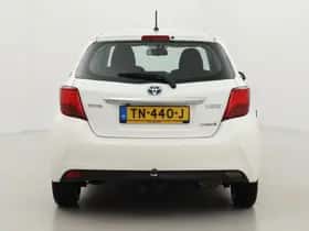 Toyota Yaris (2017) thumbnail 16