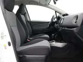 Toyota Yaris (2017) thumbnail 32