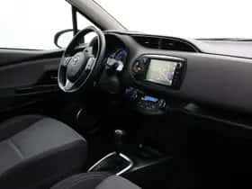 Toyota Yaris (2017) thumbnail 33