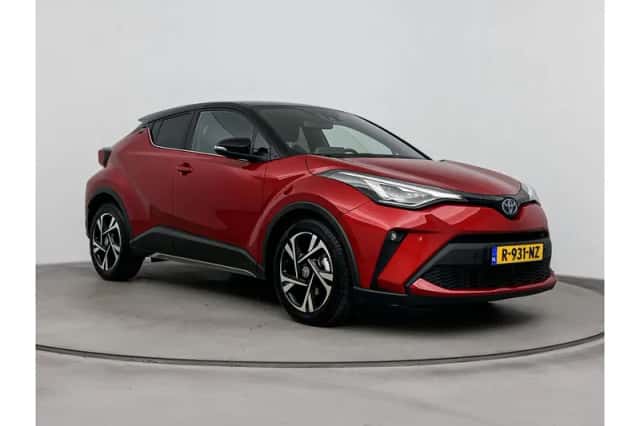 Toyota C-HR (2022) thumbnail 1