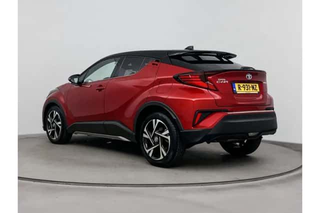 Toyota C-HR (2022) thumbnail 4