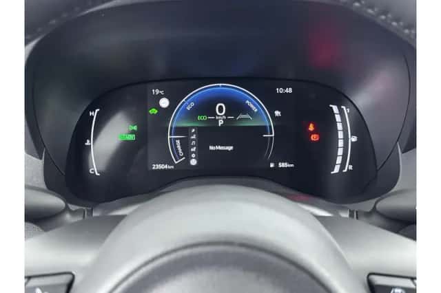 Toyota Yaris (2025) thumbnail 3