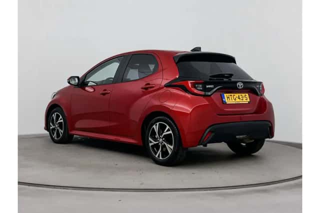 Toyota Yaris (2025) thumbnail 4