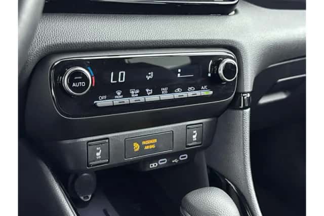 Toyota Yaris (2025) thumbnail 6