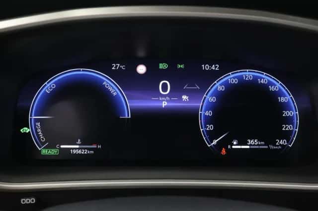 Toyota Corolla Cross (2022) thumbnail 3