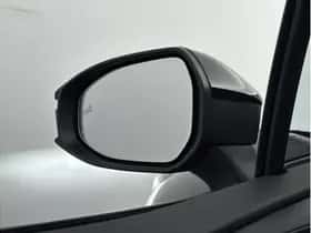 Toyota C-HR (2025) thumbnail 5