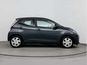 Toyota Aygo (2017) thumbnail 12