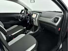Toyota Aygo (2017) thumbnail 25