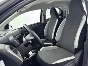 Toyota Aygo (2017) thumbnail 8