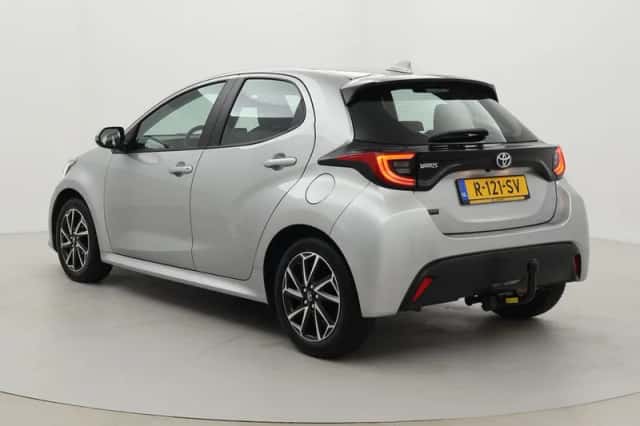 Toyota Yaris (2022) thumbnail 4