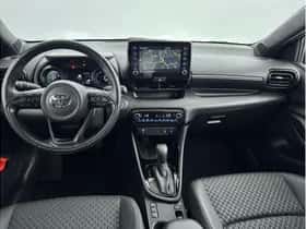 Toyota Yaris (2022) thumbnail 2