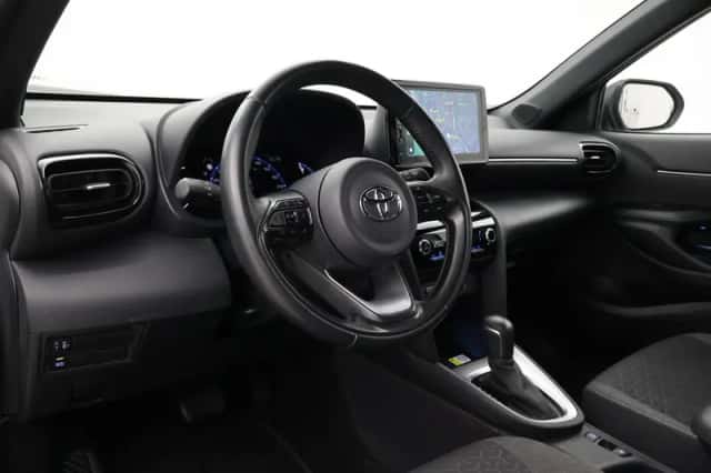 Toyota Yaris Cross (2023) thumbnail 3