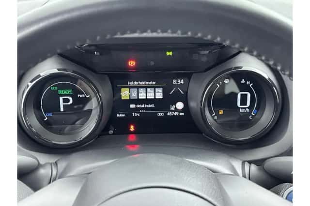 Toyota Yaris (2021) thumbnail 3