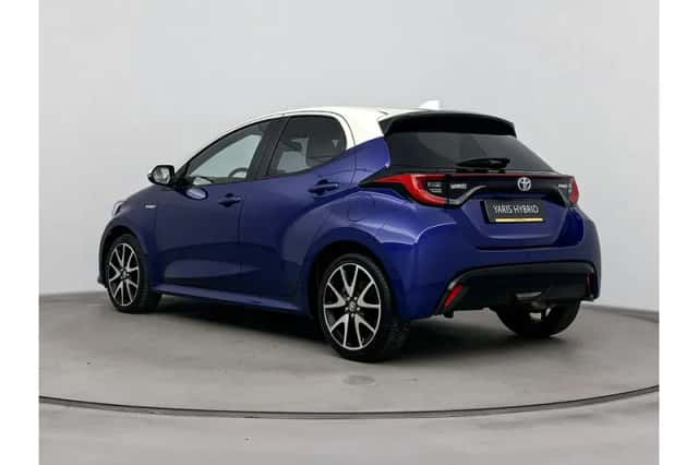 Toyota Yaris (2021) thumbnail 4