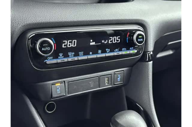 Toyota Yaris (2021) thumbnail 6