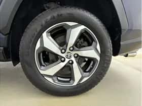 Toyota RAV4 (2022) thumbnail 13