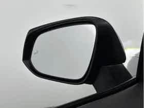 Toyota RAV4 (2022) thumbnail 5