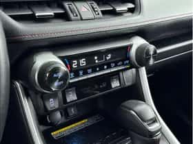 Toyota RAV4 (2022) thumbnail 6