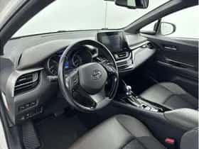 Toyota C-HR (2017) thumbnail 23