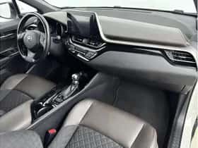 Toyota C-HR (2017) thumbnail 30