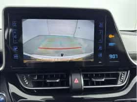 Toyota C-HR (2017) thumbnail 7