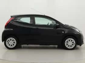 Toyota Aygo (2019) thumbnail 16