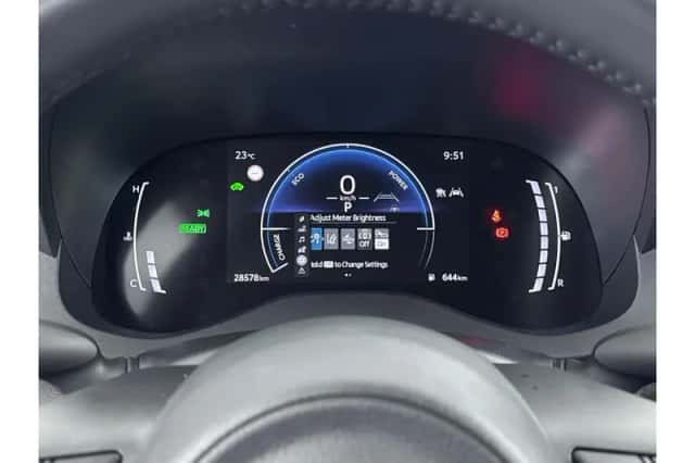 Toyota Yaris (2025) thumbnail 3