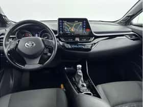 Toyota C-HR (2021) thumbnail 2