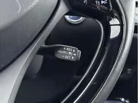 Toyota C-HR (2021) thumbnail 16