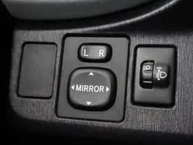 Toyota Yaris (2014) thumbnail 21