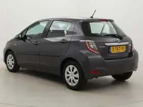 Toyota Yaris (2014) thumbnail 4