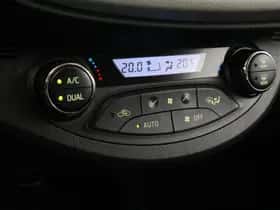 Toyota Yaris (2014) thumbnail 9