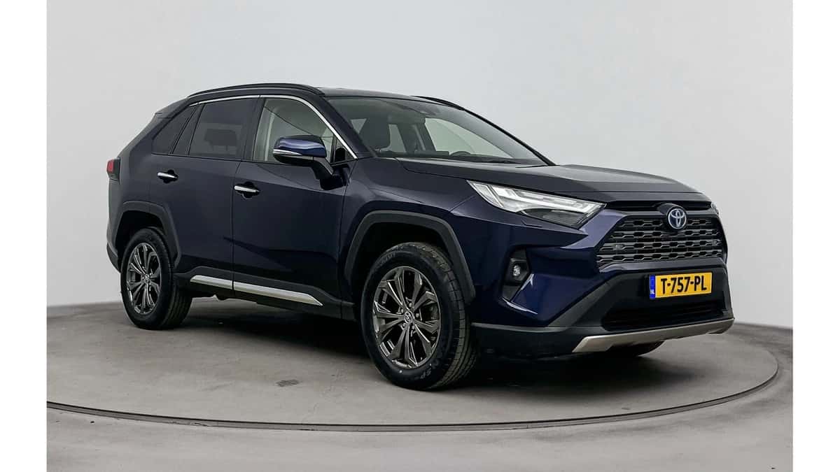 Toyota RAV4 (2022) — foto 1