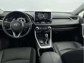Toyota RAV4 (2022) thumbnail 2