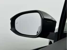 Toyota Prius (2023) thumbnail 6