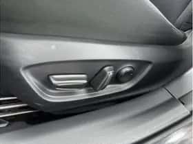 Toyota Prius (2023) thumbnail 10