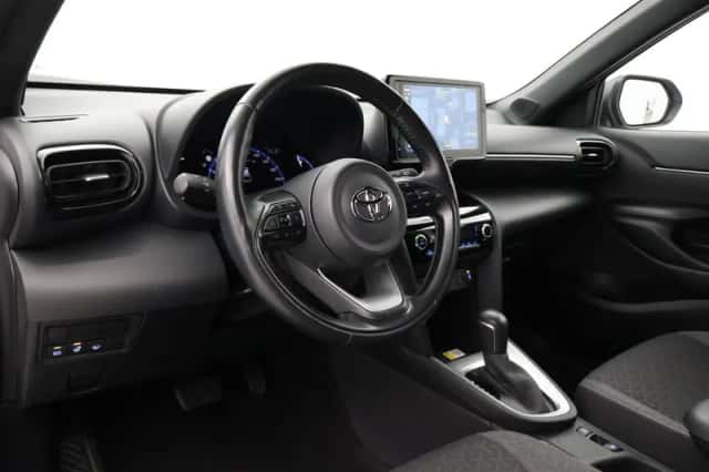 Toyota Yaris Cross (2022) thumbnail 2